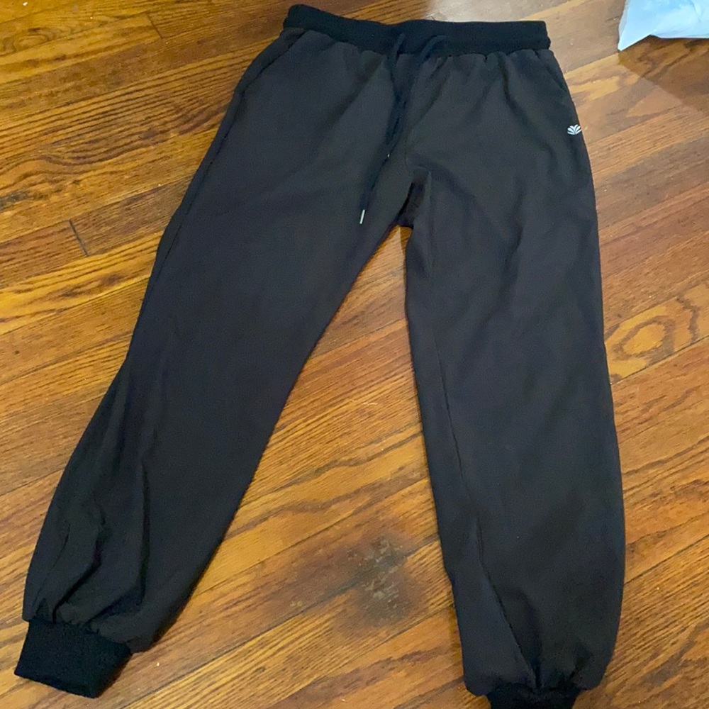 Athletic pants